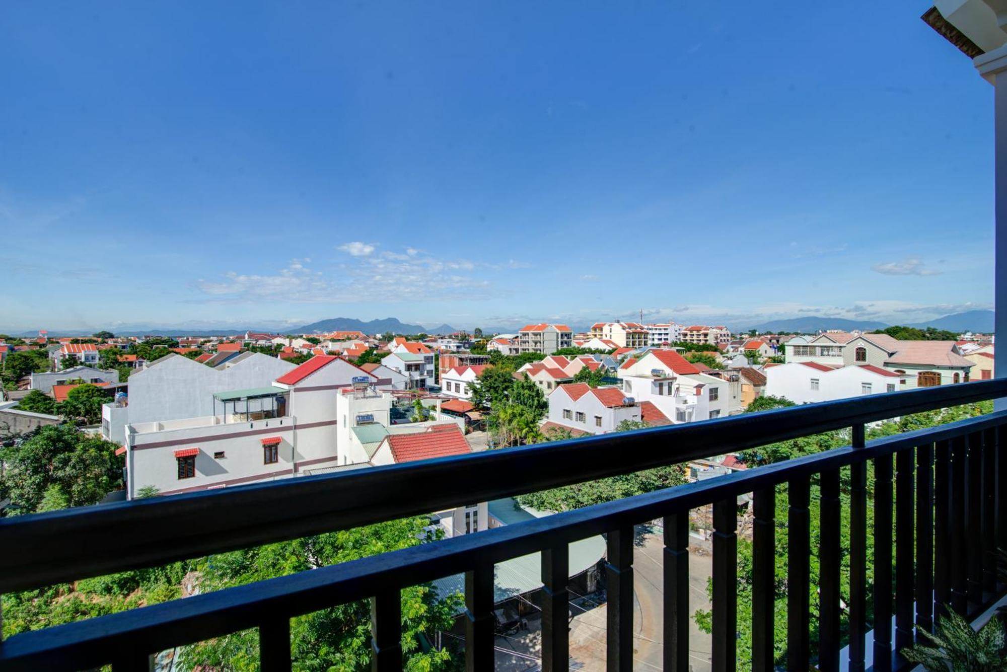 Premier Twin Balcony City View
