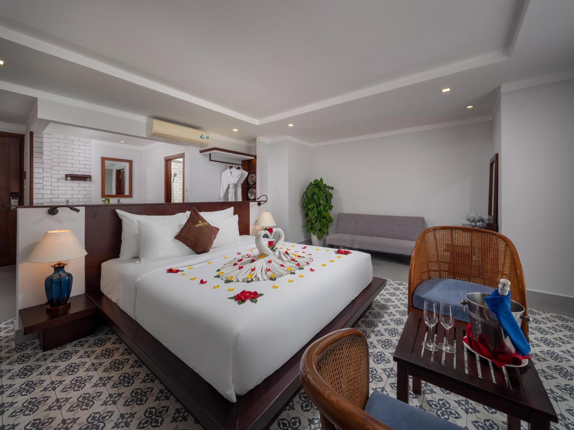 Honeymoon Junior Suite met Balkon en Uitzicht op de Rivier